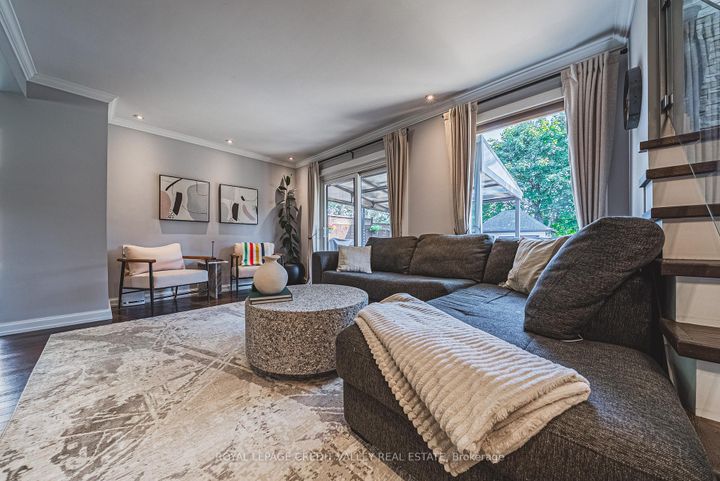 Photo 6 at 618 Santee Gate, Mississauga Valleys, Mississauga