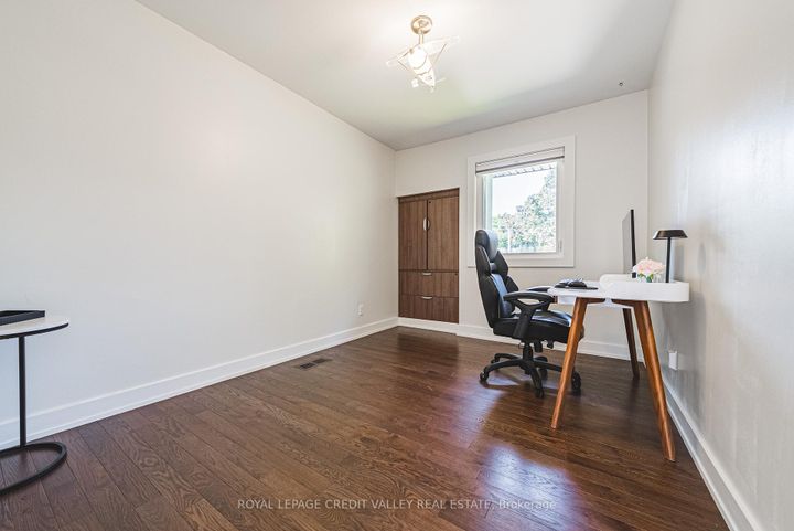 Photo 19 at 618 Santee Gate, Mississauga Valleys, Mississauga