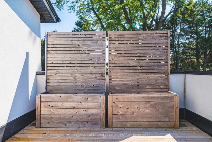 Photo 26 at 618 Santee Gate, Mississauga Valleys, Mississauga