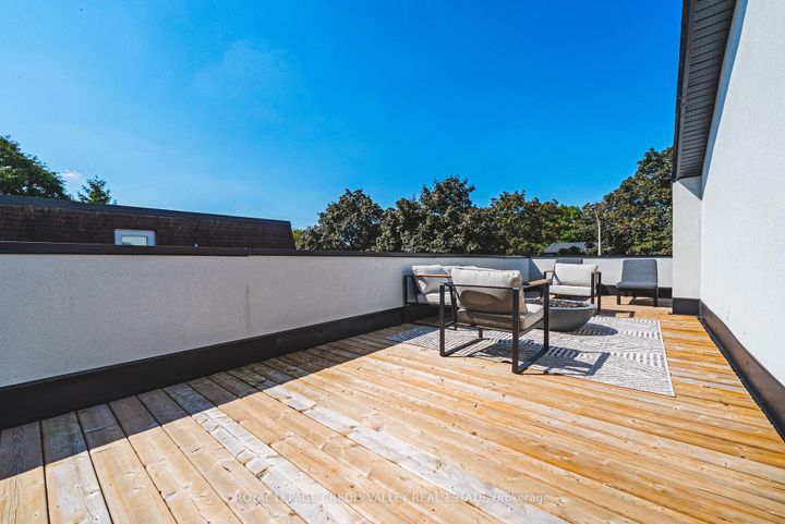 Photo 30 at 618 Santee Gate, Mississauga Valleys, Mississauga