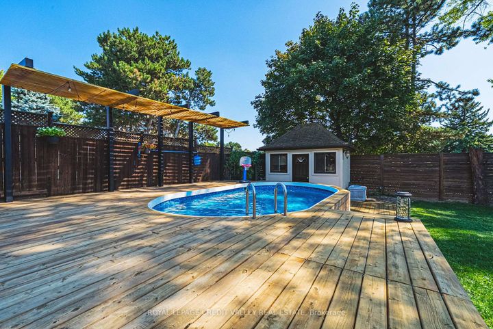 Photo 39 at 618 Santee Gate, Mississauga Valleys, Mississauga