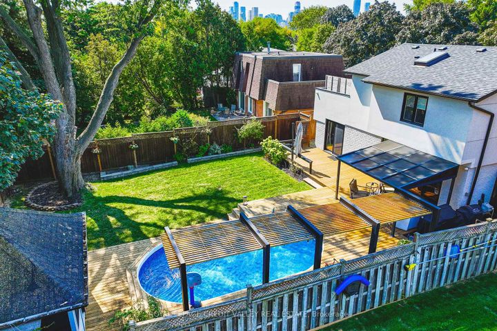 Photo 43 at 618 Santee Gate, Mississauga Valleys, Mississauga