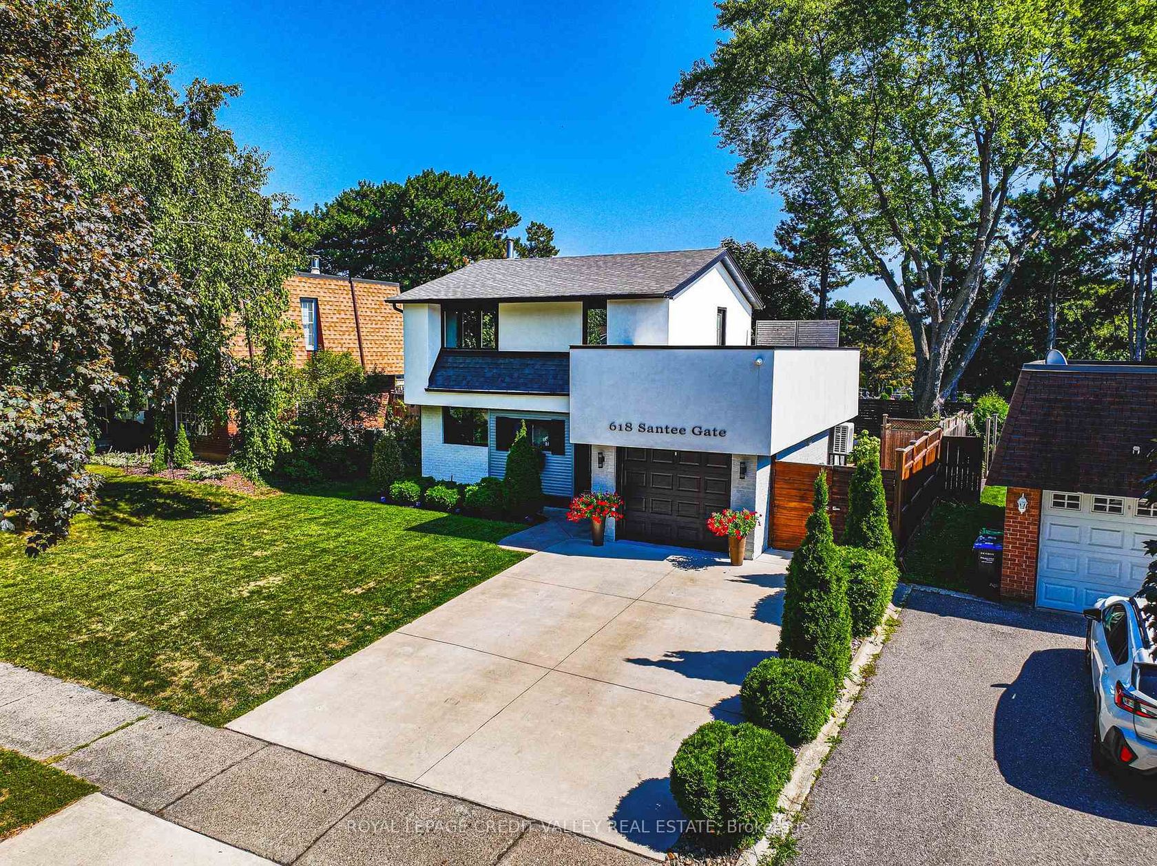 618 Santee Gate, Mississauga Valleys, Mississauga 2