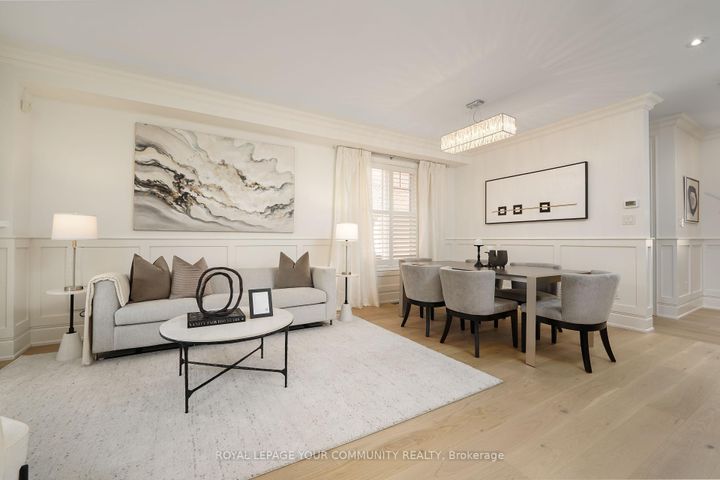 Photo 6 at 4 Dairy Avenue, Oak Ridges, Richmond Hill
