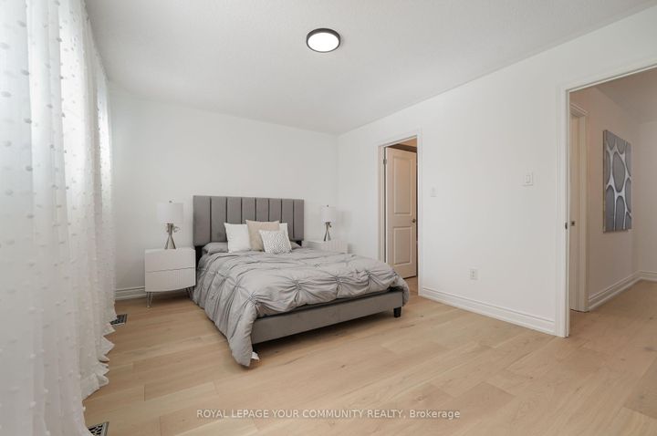 Photo 34 at 4 Dairy Avenue, Oak Ridges, Richmond Hill