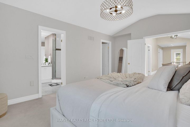 Photo 25 at 398 Bedford Park, Nortown, Toronto