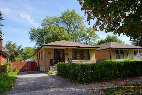 Photo 1 at 3 Holton Road, Woburn, Toronto