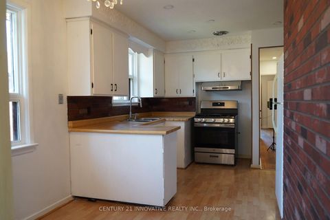 Photo 7 at 3 Holton Road, Woburn, Toronto