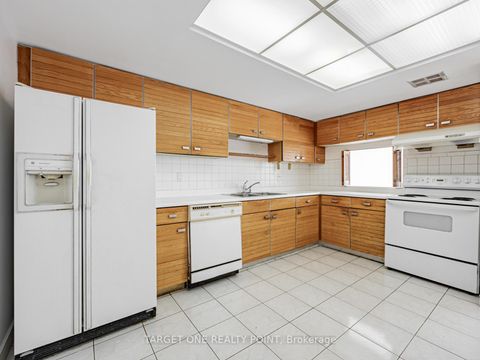 Photo 12 at 1007 - 2350 Bridletowne Circle, L'Amoreaux, Toronto