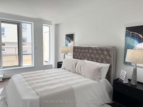 Photo 7 at 934 Mount Pleasant Road, Mount Pleasant West, Toronto