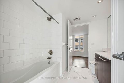 Photo 12 at 934 Mount Pleasant Road, Mount Pleasant West, Toronto