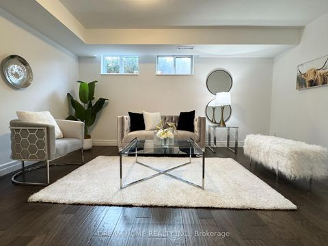 Photo 18 at 934 Mount Pleasant Road, Mount Pleasant West, Toronto