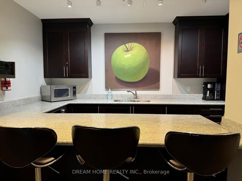 Photo 22 at 934 Mount Pleasant Road, Mount Pleasant West, Toronto