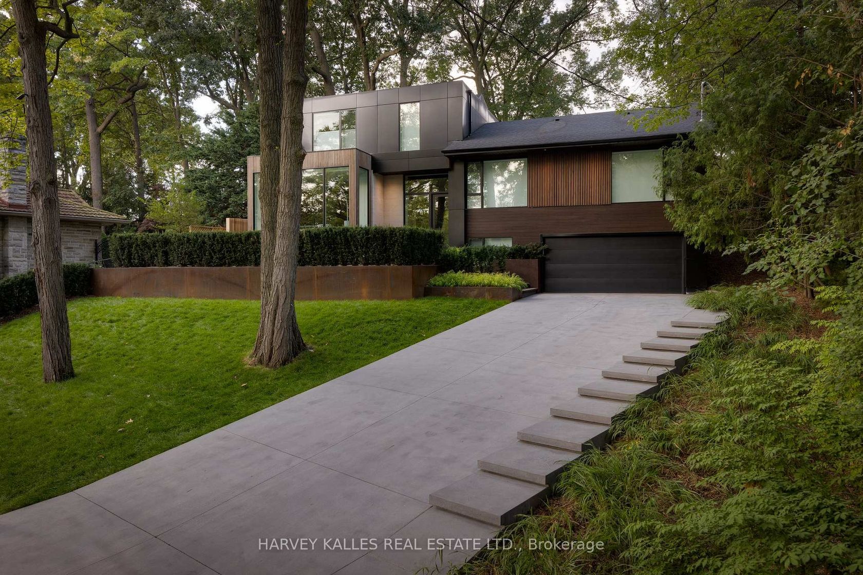 30 Edenbrook Hill, Humber Valley, Toronto 