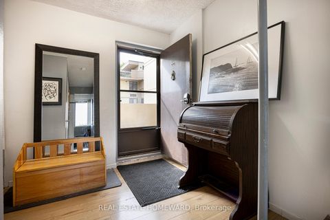 Photo 3 at 511 - 665 Kennedy Road, Kennedy Park, Toronto