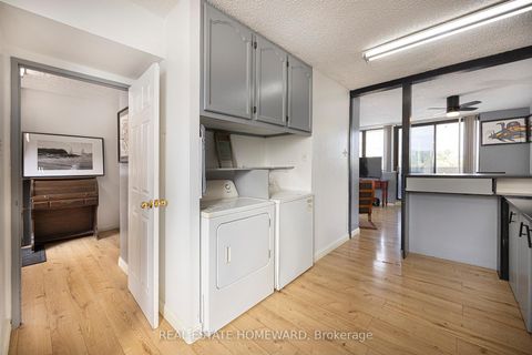 Photo 2 at 511 - 665 Kennedy Road, Kennedy Park, Toronto