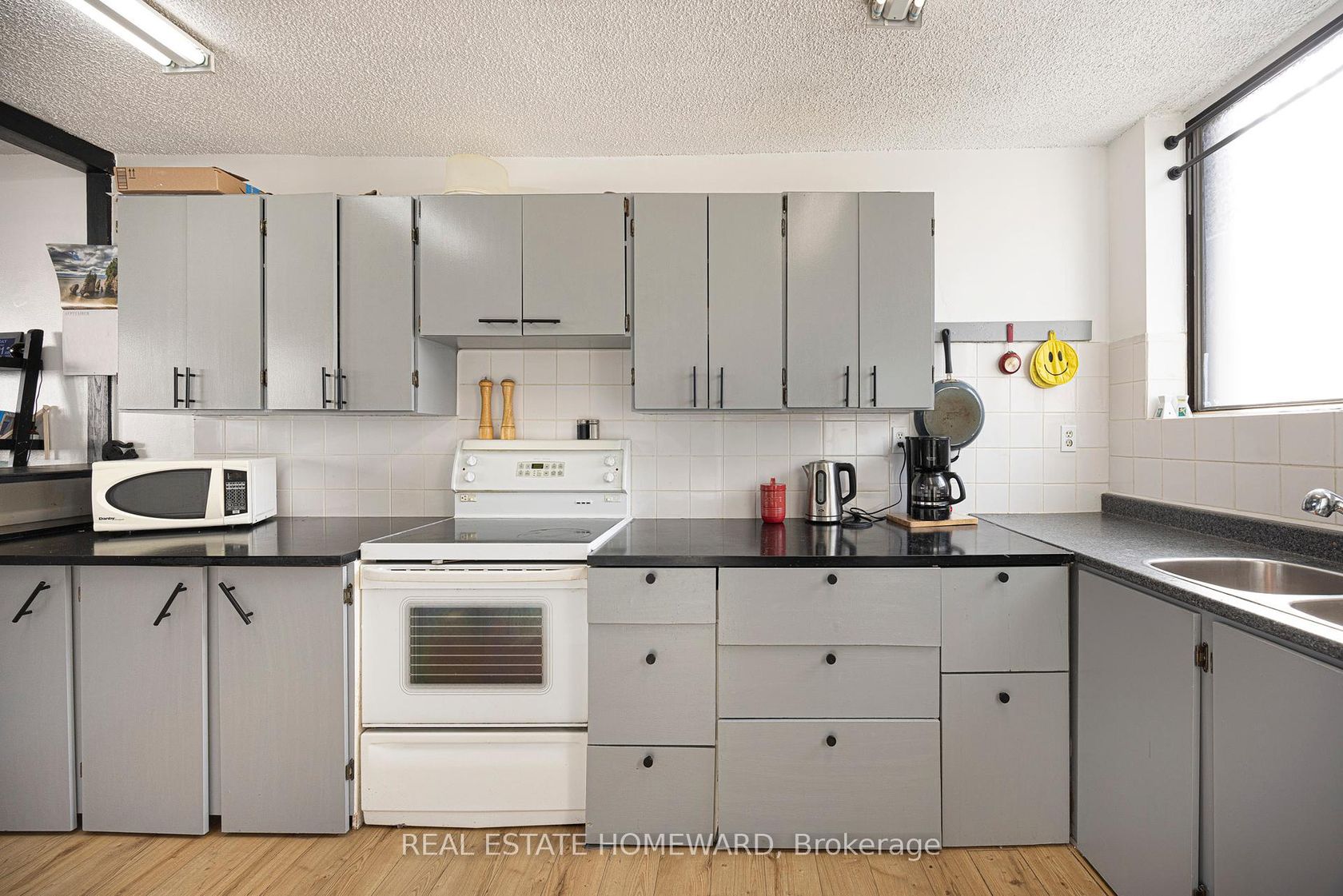 511 - 665 Kennedy Road, Kennedy Park, Toronto by Loree Meneguzzi Real Estate 511 - 665 Kennedy Road, Kennedy Park, Toronto