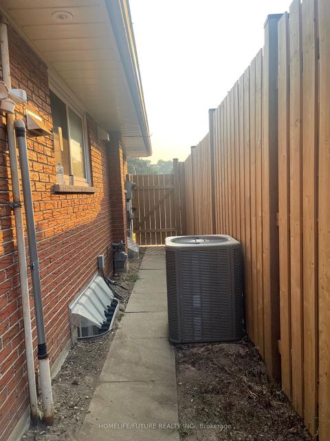 Photo 0 at 28 Skyridge Road, Morningside, Toronto