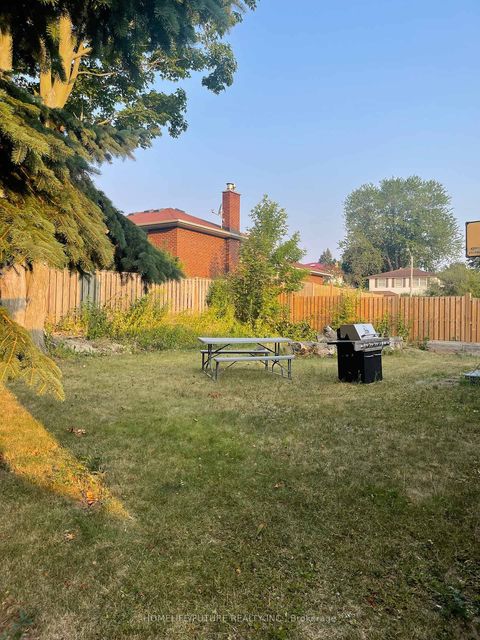Photo 1 at 28 Skyridge Road, Morningside, Toronto