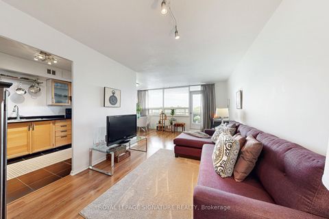 Photo 2 at 605 - 1350 York Mills Road, Donalda, Toronto