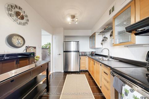Photo 8 at 605 - 1350 York Mills Road, Donalda, Toronto