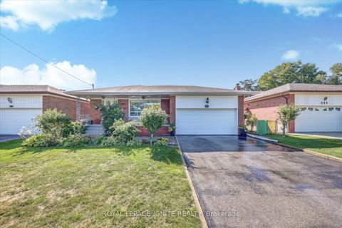 Photo 0 at 237 Blake Avenue, Newtonbrook West, Toronto