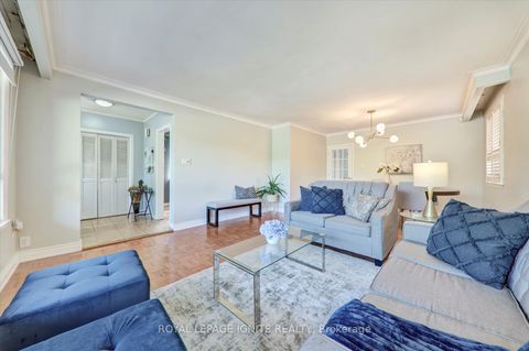 Photo 4 at 237 Blake Avenue, Newtonbrook West, Toronto