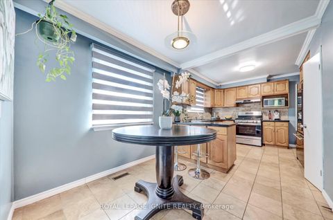 Photo 7 at 237 Blake Avenue, Newtonbrook West, Toronto