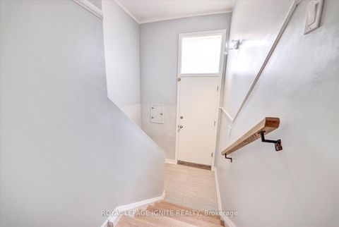 Photo 19 at 237 Blake Avenue, Newtonbrook West, Toronto