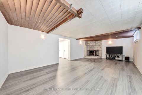Photo 20 at 237 Blake Avenue, Newtonbrook West, Toronto