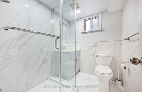 Photo 22 at 237 Blake Avenue, Newtonbrook West, Toronto
