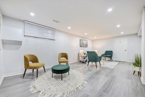 Photo 23 at 237 Blake Avenue, Newtonbrook West, Toronto