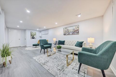 Photo 26 at 237 Blake Avenue, Newtonbrook West, Toronto
