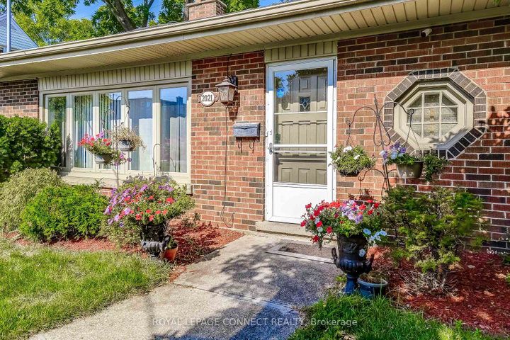 Photo 2 at 2021 Churchill Avenue, Freeman, Burlington