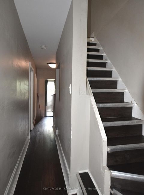 Photo 12 at 75 High Street, City Centre, Barrie Photo 12 at 75 High Street, City Centre, Barrie