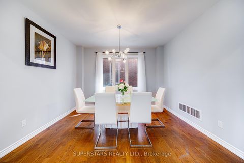 Photo 7 at 31 Roy Harper Avenue, Rural Aurora, Aurora Photo 7 at 31 Roy Harper Avenue, Rural Aurora, Aurora