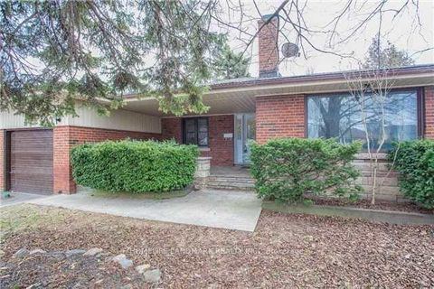 Photo 1 at 33 Farmcrest Drive, Sullivan, Toronto