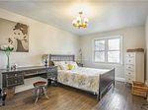 Photo 12 at 33 Farmcrest Drive, Sullivan, Toronto