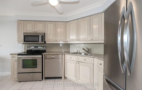 Photo 13 at 808 - 1 Clark Avenue W, Yorkhill, Vaughan