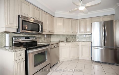 Photo 14 at 808 - 1 Clark Avenue W, Yorkhill, Vaughan