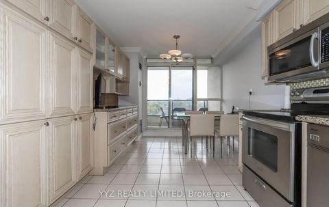 Photo 15 at 808 - 1 Clark Avenue W, Yorkhill, Vaughan