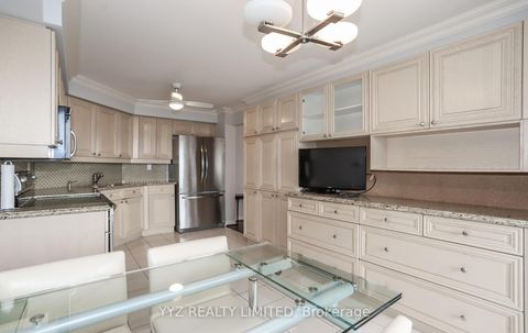 Photo 17 at 808 - 1 Clark Avenue W, Yorkhill, Vaughan