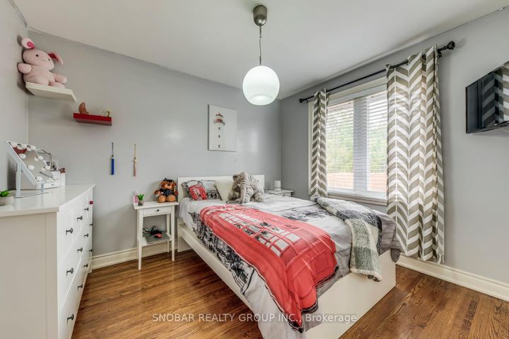 Photo 12 at 44 Arkley Crescent, Richview, Toronto