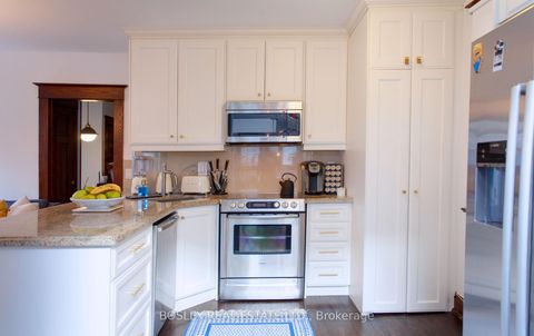 Photo 2 at 357 Roehampton Avenue, Mount Pleasant East, Toronto