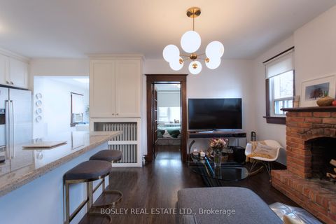 Photo 4 at 357 Roehampton Avenue, Mount Pleasant East, Toronto