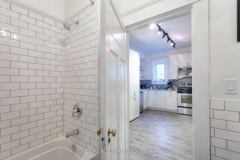 Photo 13 at 357 Roehampton Avenue, Mount Pleasant East, Toronto