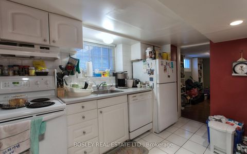 Photo 19 at 357 Roehampton Avenue, Mount Pleasant East, Toronto