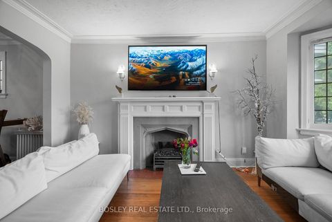 Photo 2 at 355 Roehampton Avenue, Mount Pleasant East, Toronto