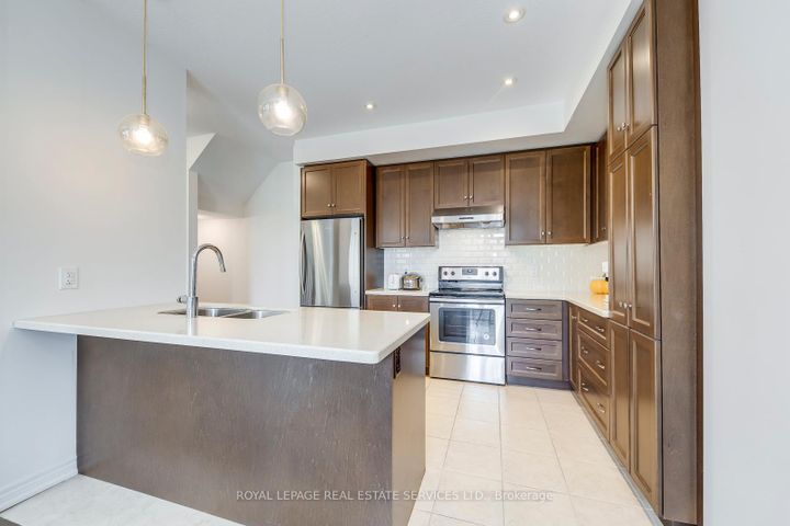 Photo 12 at 383 Grantham Common, JM Joshua Meadows, Oakville