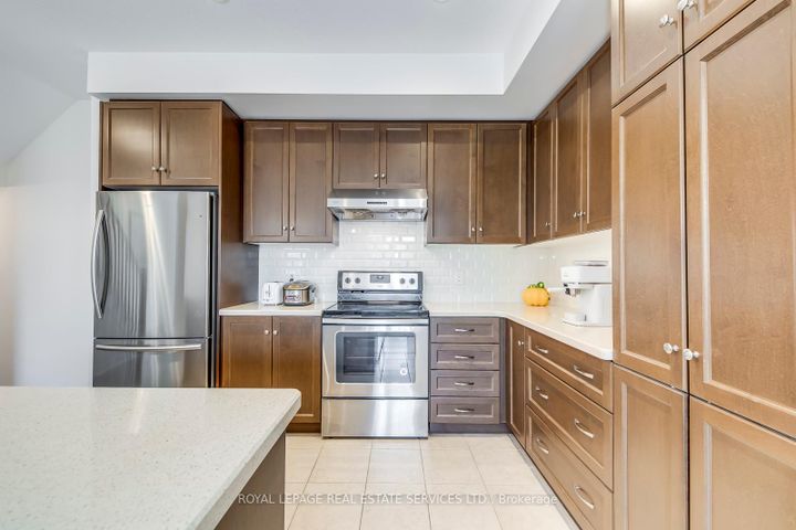 Photo 13 at 383 Grantham Common, JM Joshua Meadows, Oakville
